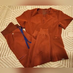 Women's Figs Auburn XS scrub set